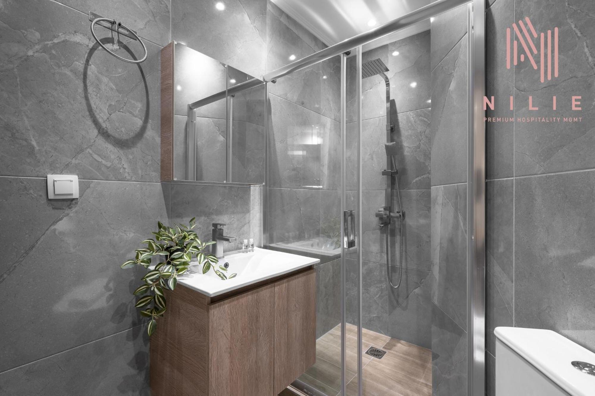 V1 Penthouse, Nilie Hospitality Mgmt Apartment Thessaloniki Exterior photo